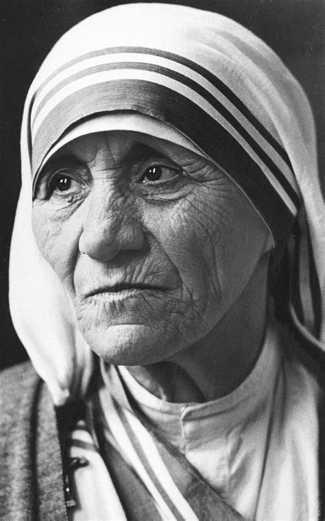 Pope Proclaims Dispenser Of Mercy Mother Teresa A Saint Mother