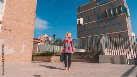 Mujer Trabajadora Enfrent Ndose A Nuevos Retos Empresaria Preparada