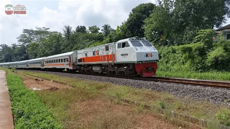 Hunting Kereta Puong Di Petak Jalur Ini Kereta Api Melaju Kencang Dan