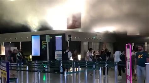 Catania Aeroporto Il Momento In Cui Scoppia L Incendio La Stampa