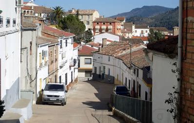 Fallece Un Trabajador Al Caerle Parte De Un Muro En Una Nave De Puente