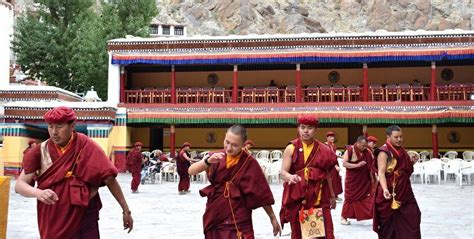 ladakh monasteries  learn   buddhist culture tripxl