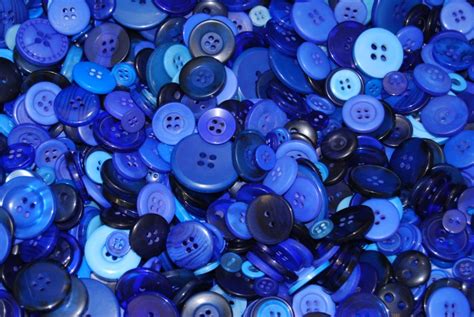 Pack Of 500g BLUE Buttons Mixed Sizes For Sewing And Crafting 11mm