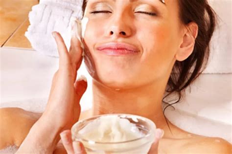 5 Amazing Homemade Face Packs That You Can Eat