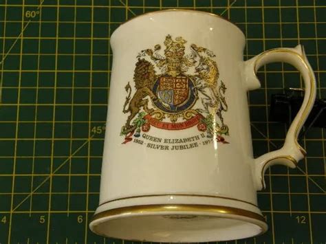 ROYAL MEMORABILIA QUEEN Elizabeth II Silver Jubilee Tankard 1977 Royal