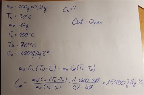 Do naczynia o masie 200 g i temperaturze początkowej 30C wlano 1 kg