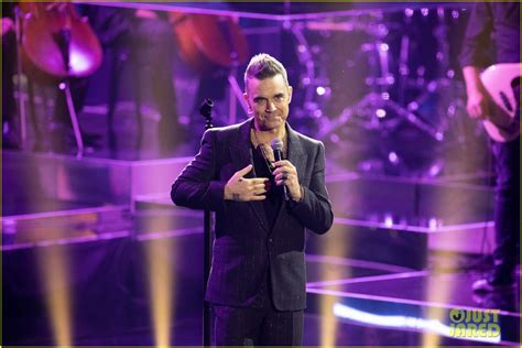 Robbie Williams Defends His Decision To Perform In Qatar For The World