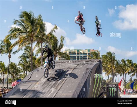 Amazing dirt bike tricks Stock Photo - Alamy