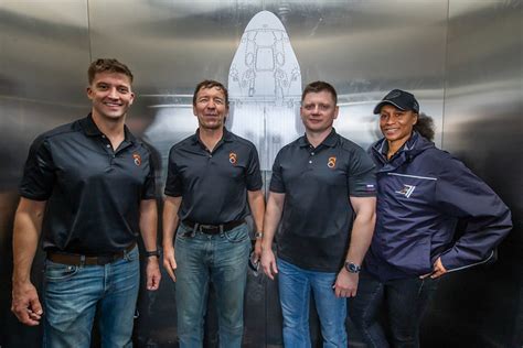 The Spacex Crew Crew Members At Nasas Kennedy Space Cen Flickr