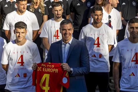 Foto La marea roja abarrota Cibeles Las mejores imágenes de la