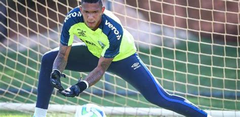 Gr Mio Encaminha Empr Stimo De Goleiro Adriel Ao Bahia