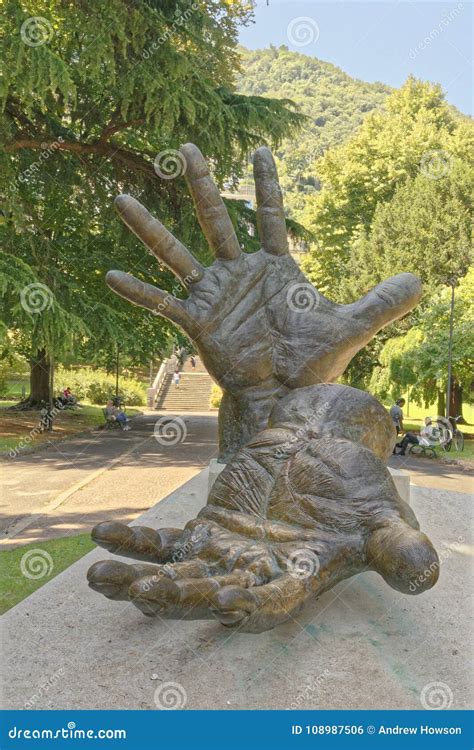 Giant Hand Sculpture,Lake Como, Lobardy, Italy Editorial Photo - Image of architectures, hedge ...