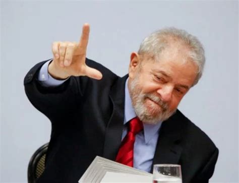 Lula em Brasilia posta mapa sua localização Bota a faixa senta