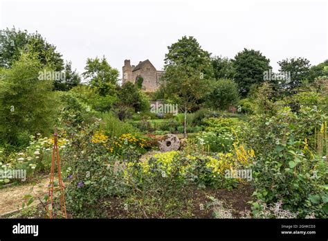 Helmsley walled garden Stock Photo - Alamy