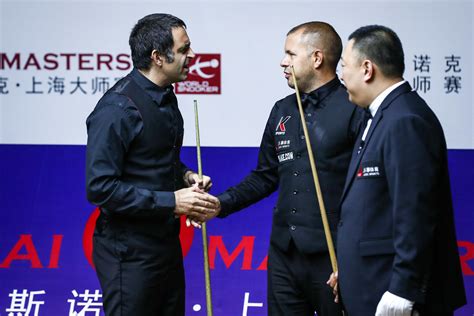 Ronnie O'Sullivan v Barry Hawkins live stream | World Grand Prix 2023 ...