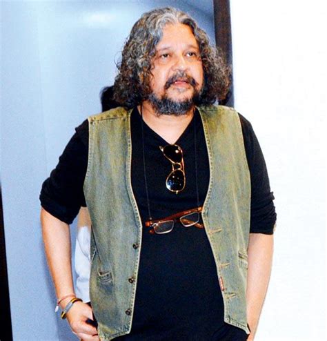 Amole Gupte Makes Singing Debut In Sniff