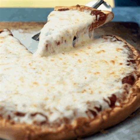 30 Best Cheese Pizza Recipes (Easy Dinners)