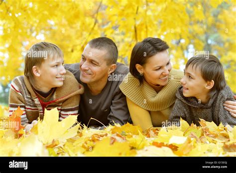 Happy smiling family Stock Photo - Alamy