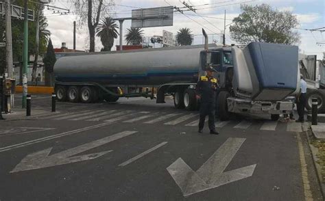 Falla Mec Nica En Trailer Provoca Caos Vial En Calzada Misterios Grupo