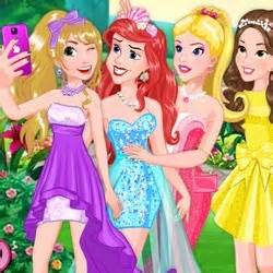 Do you think Disney Princesses take selfies? - Disney Princess - Fanpop