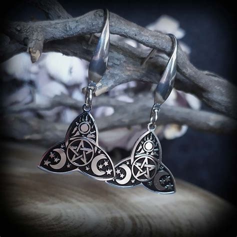 Boucles D Oreilles Triple Lune Wiccan Et Pentagramme Acier Argent