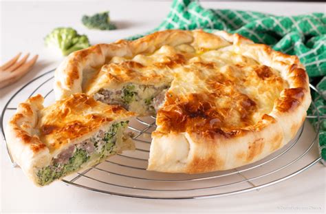 TORTA SALATA CON BROCCOLI E SALSICCIA CuciniAmo Con Chicca