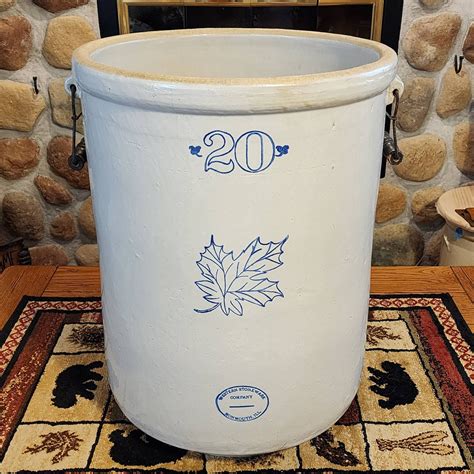 Vintage 20 Gallon Monmouth Western Maple Leaf Crock With Handles Circa