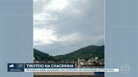 Vídeo Moradores da Praça Seca relatam intenso tiroteio na comunidade