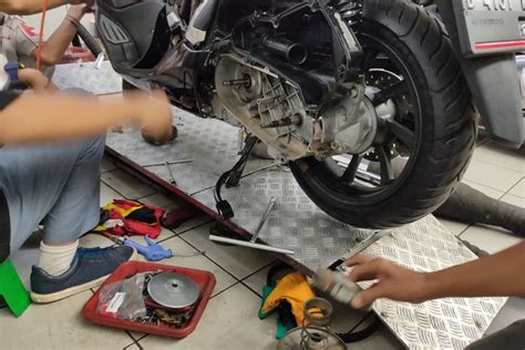 Biaya Servis Motor Di Bengkel Resmi Terbaru Biaya