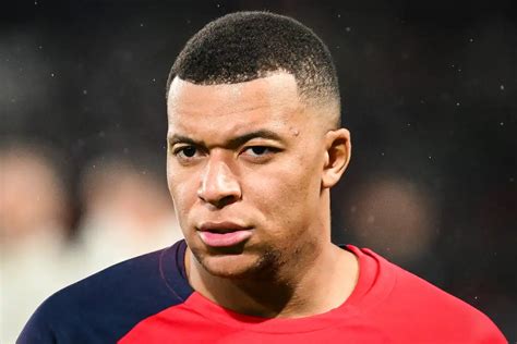 PSG Pourquoi Kylian Mbappé va t il rester au Paris Saint Germain