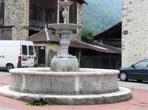 Photo Cognin Les Gorges La Place De La Fontaine Cognin