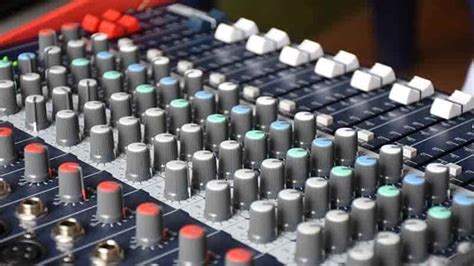 Top 5 Best Budget Audio Mixers - Electrowebs.com