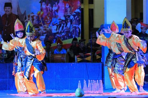 Tari Piriang Talang Ekspresi Syukur Dalam Atraksi Ketangkasan Yang