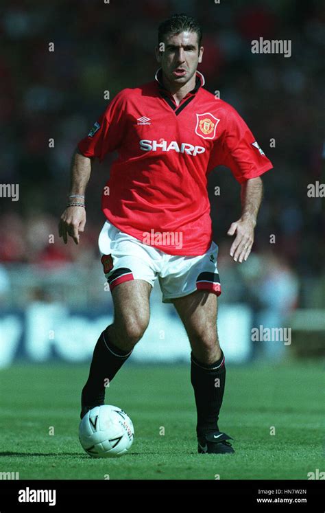 ERIC CANTONA MANCHESTER UNITED FC 16 August 1994 Stock Photo - Alamy