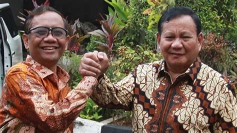 Begini Momen Prabowo Saat Ajak Mahfud MD Ke Hambalang