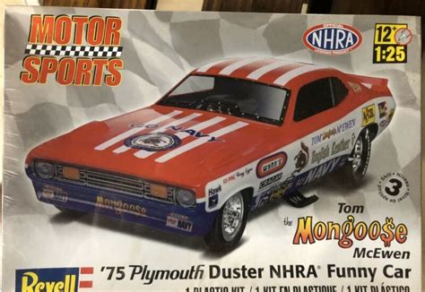 Revell Tom Mongoose Mcewen 75 Plymouth Duster Nhra Funny Car Model 1