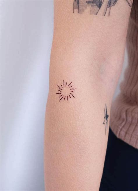 Solaremente Tatuato Scopri I Significati Di Splendidi Tatuaggi Del Sole