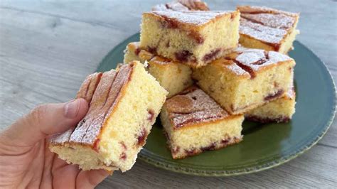 Ce gâteau au yaourt à la confiture est diététique très bon et moelleux