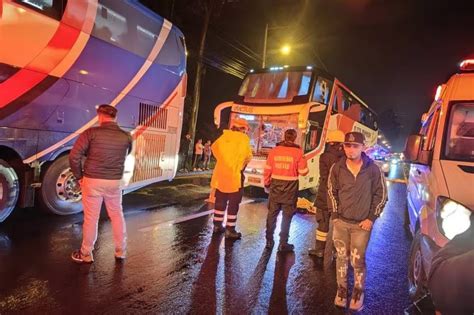 Una Ni A Muerta Y Dos Adultos Heridos Tras El Choque De Una Flota