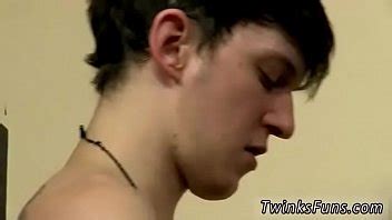 El Culo Cremoso De Porno Gay JR Obtiene Su Primera Cogida De Twinks Desnudos XVIDEOS