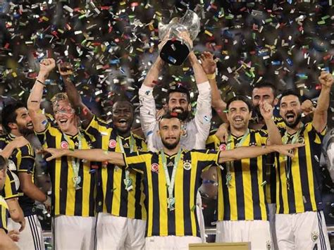 Fenerbahçe Kupaları Bir Taraftar Fenerbahce Nin Sampiyonluk Kupasini