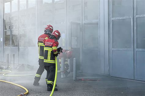 Voller Einsatz In Dichtem Rauch Ihre Region Online