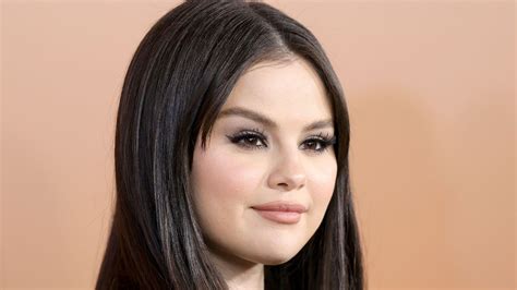 Selena Gomez Seemingly Went Platinum Blonde In A Cryptic New Post See Photos Allure