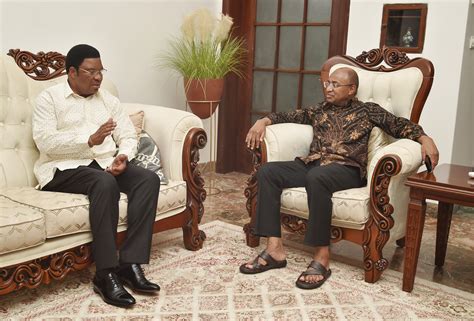 WAZIRI MKUU MHE MAJALIWA AHANI MSIBA WA RAIS MSTAAFU WA TANZANIA HAYATI