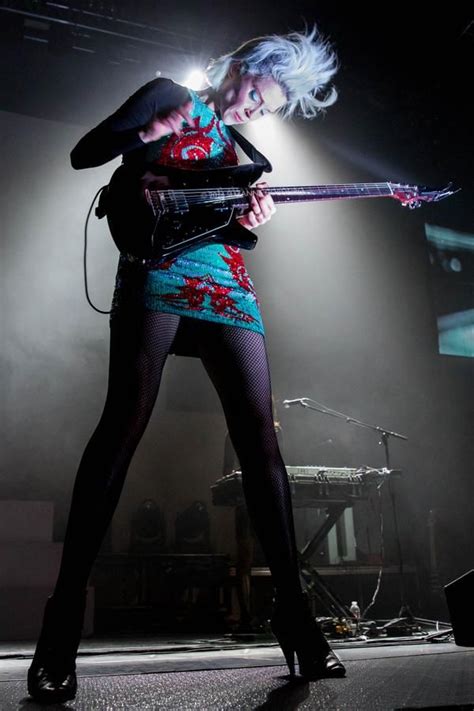 St Vincent — Annie Clark Female Guitarist Women In Music