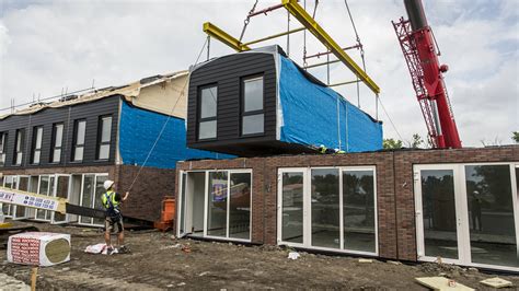 Huizen Bouwen In Een Fabriek Als Oplossing Voor De Woningnood Het