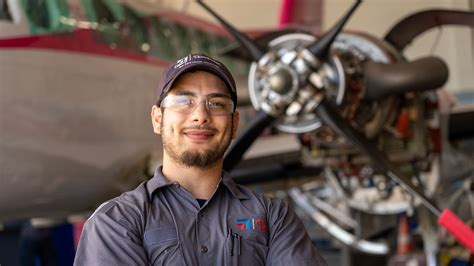 how to become an a&p mechanic