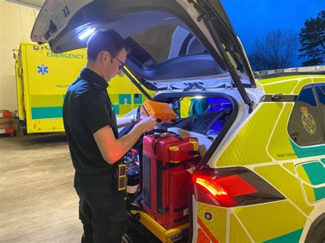 A Day In The Life Of A High Acuity Response Unit Paramedic Welsh