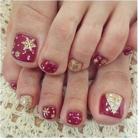 45 Lovely Christmas Toenail Art Design Ideas Toenail