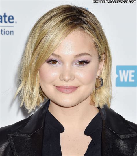 Olivia Holt No Source Sexy Beautiful Celebrity Babe Posing Hot Famous